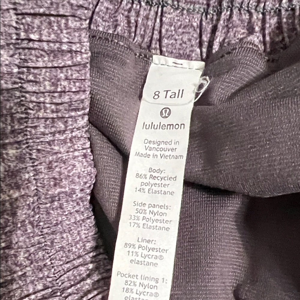 Lululemon Hotty Hot Short II *Long 4"  size 8Tall - Picture 2 of 6